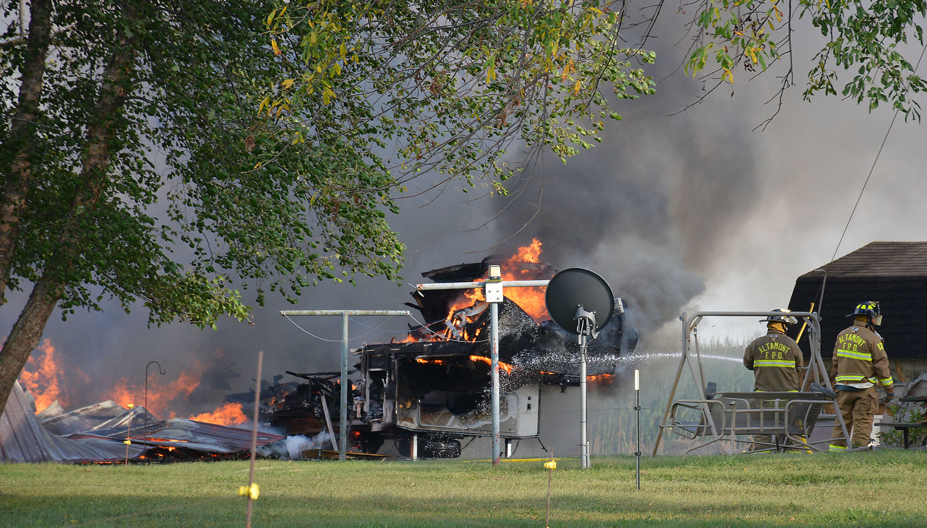 Fire destroys Altamont barn
